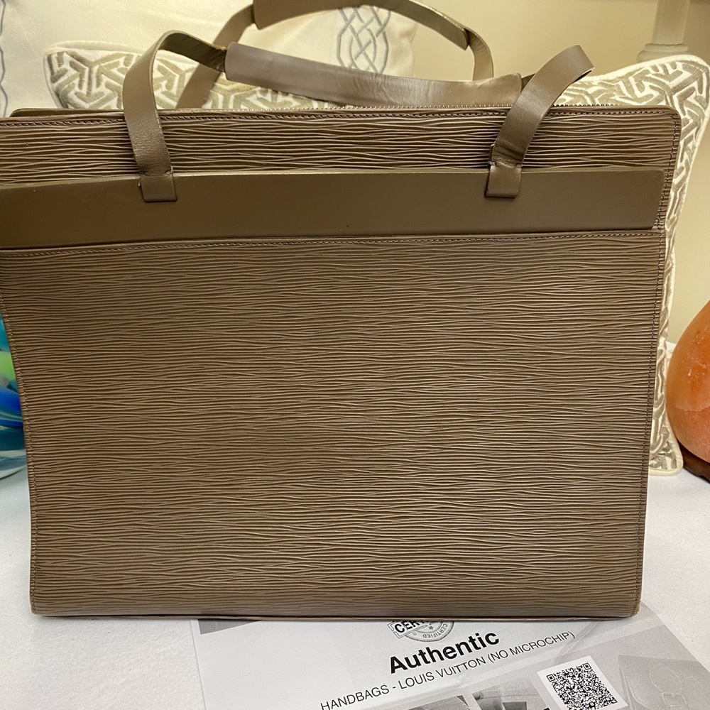 LOUIS VUITTON CROISETTE TOTE - Picture 2 of 16